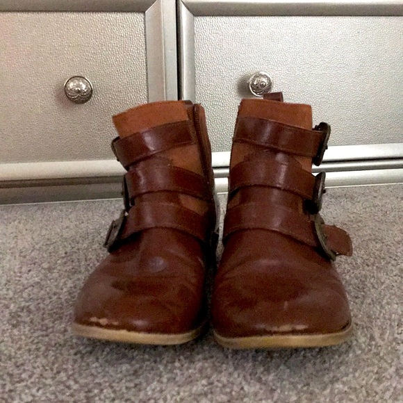 Boots - Picture 2 of 4